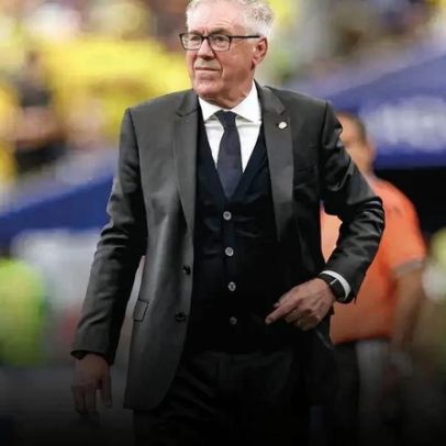 Ancelotti equilibra rigor e ironia e conquista o torcedor