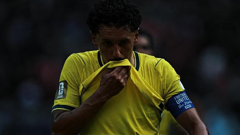 MÃOS VAZIAS - Capitão da seleção, Marquinhos volta sem a taça da Copa do Mundo (Tom Weller/picture alliance/Getty Images)