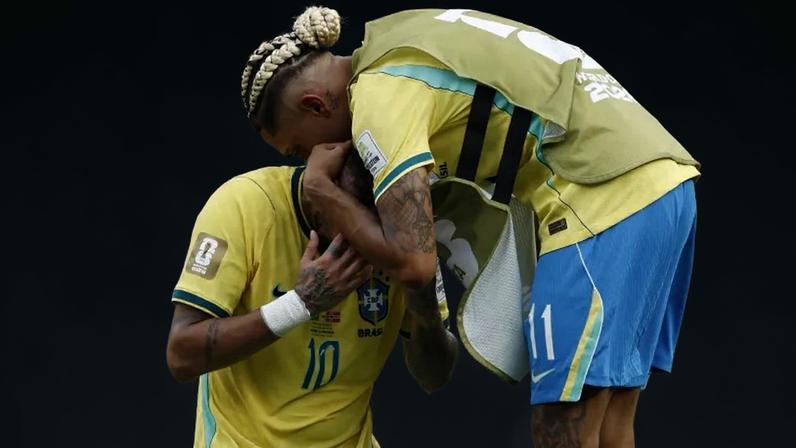 Neymar chora após eliminação da Seleção Brasileira na Copa do Mundo 2026