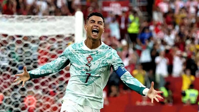 Ronaldo celebrates his first World Cup knockout goal
