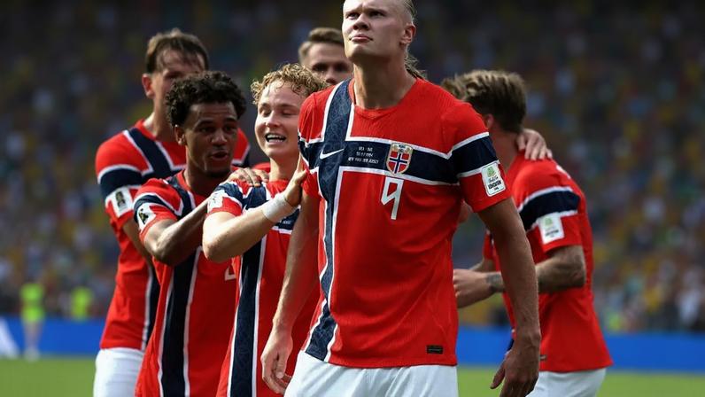 Erling Haaland marcou os dois gols contra o Brasil nas oitavas de final