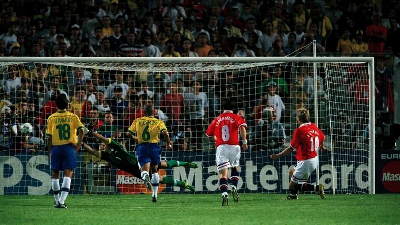 A seleção brasileira perdeu para a Noruega na Copa de 1998 (Tony Marshall/EMPICS/Getty Images)
