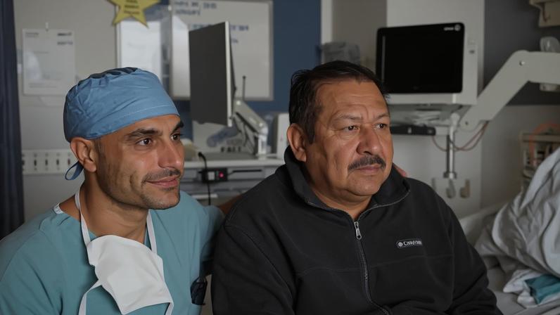 Transplante duplo: Oscar Larrainzar foi a primeira pessoa a receber um transplante de rim e bexiga, em maio de 2025 (UCLA Health/Reprodução)
