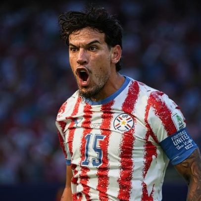 Gustavo Gómez contra a França tem repercussão internacional