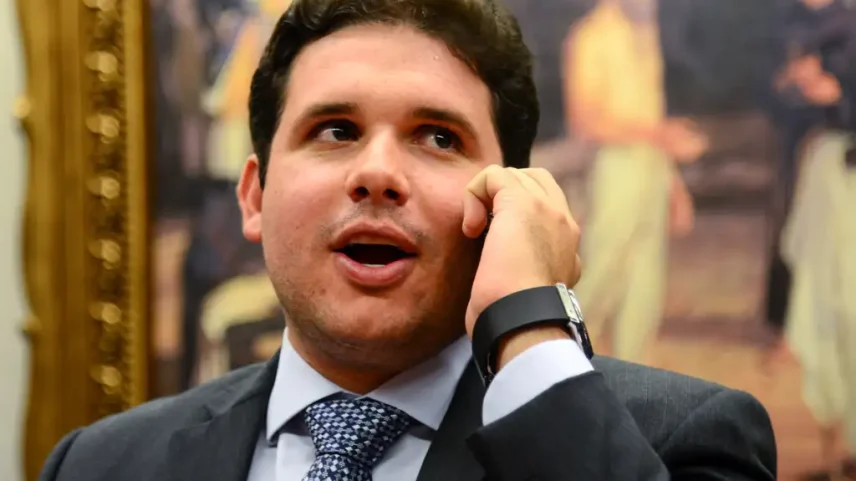 Hugo Motta cria comissão para discutir redução da maioridade penal