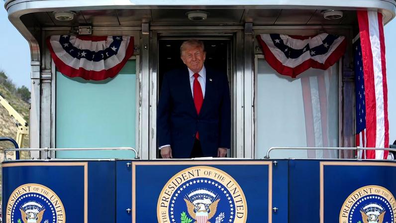 Protagonismo de Trump no 4 de julho evidencia dificuldade dos EUA em colocar país acima da política