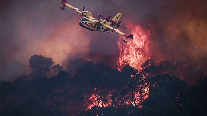 Mais de 10 mil pessoas são evacuadas na França após incêndios florestais