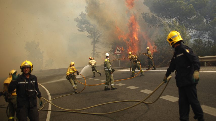 Ondas de calor de 40ºC ameaçam intensificar incêndios na Europa