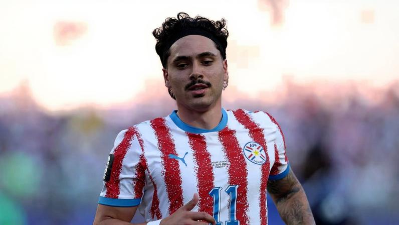 Maurício esteve em campo na derrota do Paraguai para a França pelas oitavas de final da Copa do Mundo