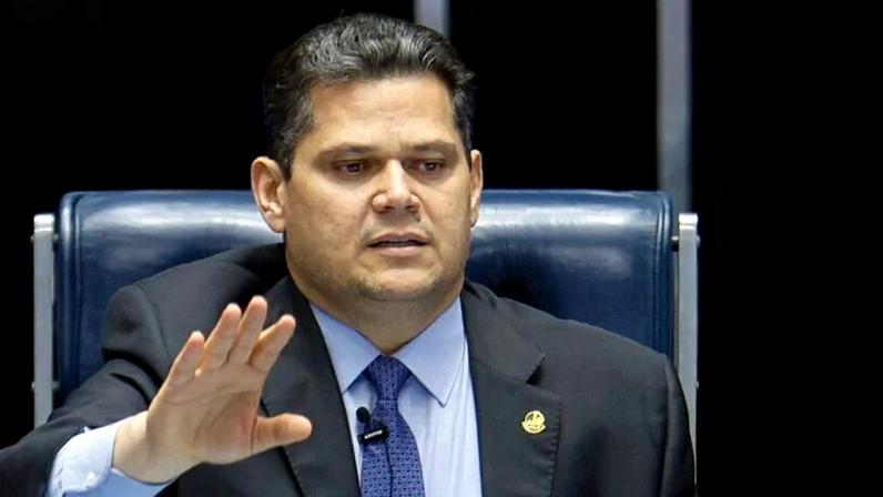 O presidente do Senado, Davi Alcolumbre (União Brasil-AP), durante sessão no Congresso Nacional