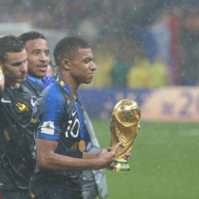 De ponta a camisa 9: como Mbappé mudou de função em cada Copa