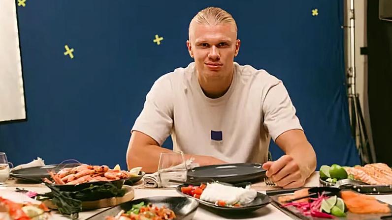 Haaland. Alimentado nos Estados Unidos com peixe vindo da Noruega