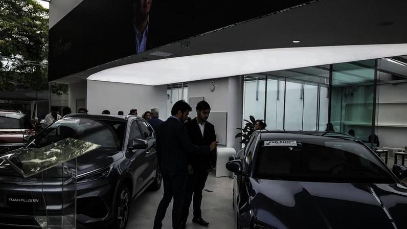 Concessionária da BYD em São Paulo. Marca tem 7,2% de participação de mercado (Foto: Victor Moriyama/Bloomberg)