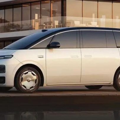Leapmotor confirma van de luxo D99 com motor elétrico ou EREV