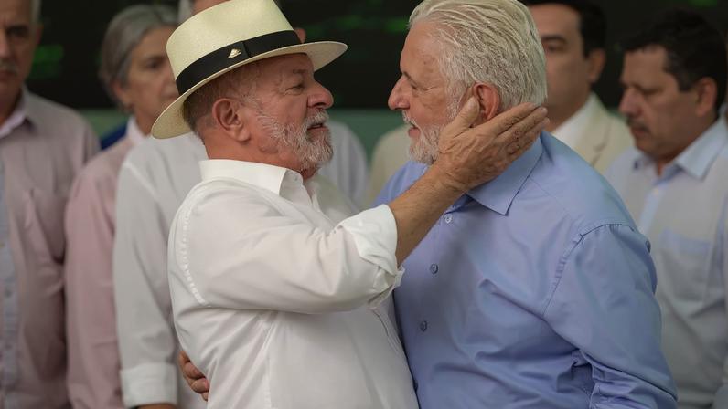 PRUDÊNCIA - Encontro em evento restrito: presidente foi ao estado, mas evitou aparecer nas ruas com seu aliado (@jaqueswagneroficial/Facebook)