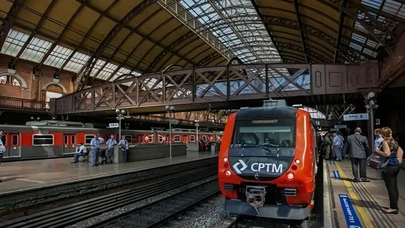 Trem Metropolitano da CPTM na Estação da Luz