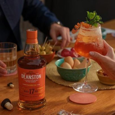 Whisky em barris de vinho laranja e passo a passo para coquetel Colomba