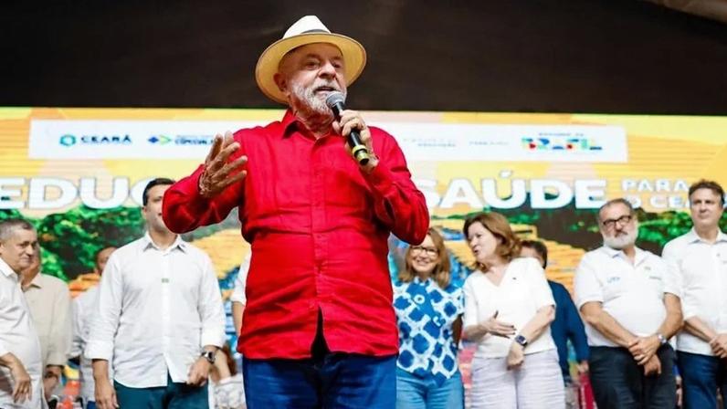 Lula afirma que eleitor deve pensar na família ao escolher candidato