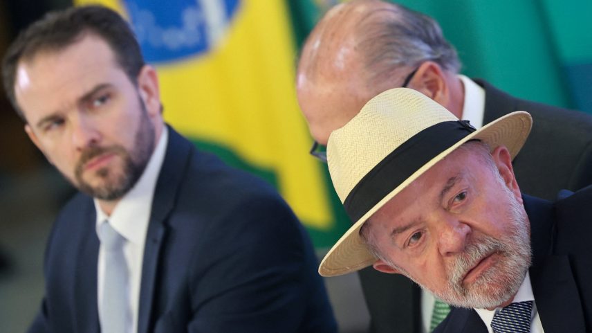 Lula reduz bloqueio e libera R$ 5,7 bilhões para ministérios