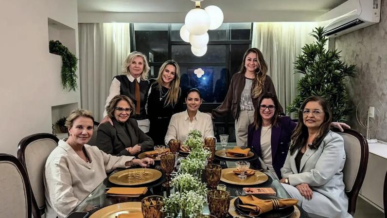 REDE DE APOIO - Michelle: solidariedade de mulheres parlamentares ao resistir a ataques