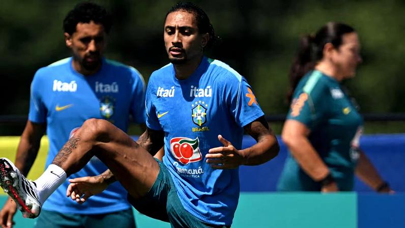 Raphinha pode ficar no banco da Seleção contra a Noruega