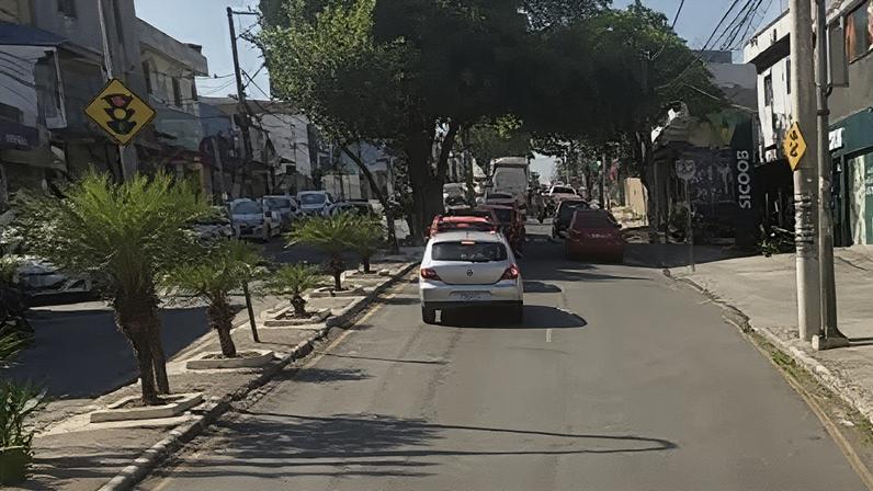 Idosa estava na calçada quando foi atingida