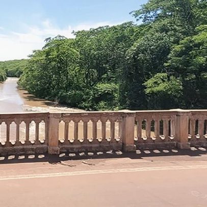 Mulher é jogada de ponte após ser tirada à força de boate no interior de MG