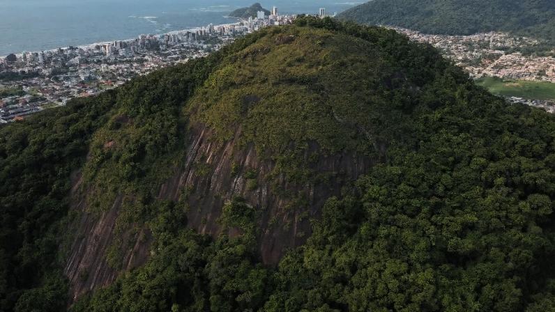 Prefeitura de Matinhos e ICMBio negociam para viabilizar um novo teleférico no Morro do Escalvado. (Foto: Dolvane Machado/ICMBio)