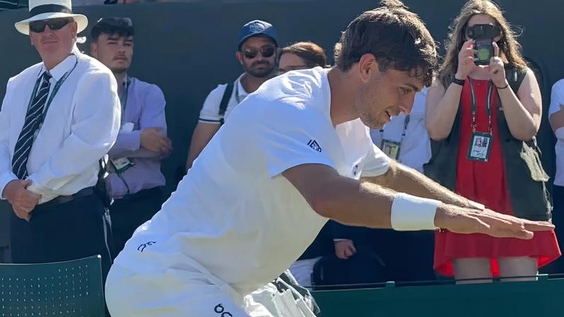 Cobolli imitou a comemoração de Matheus Cunha em Wimbledon.