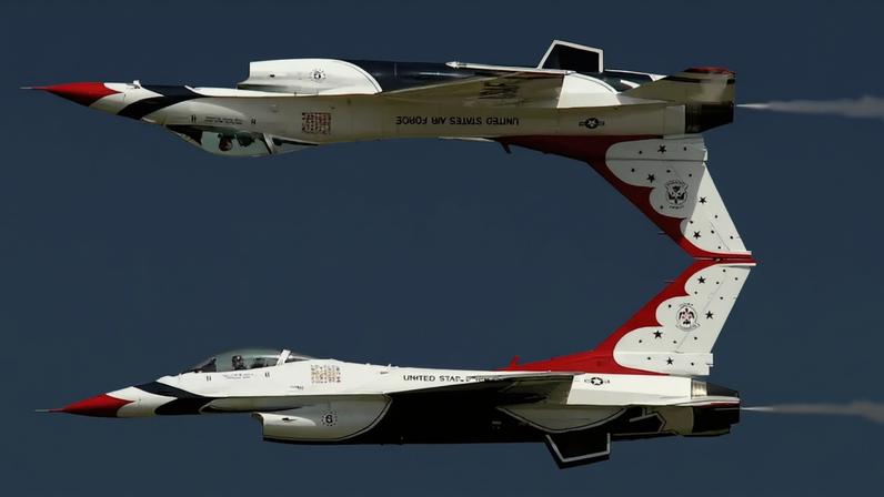 Criados há 73 anos, os Thunderbirds são a terceira equipe acrobática aérea formal mais antiga do mundo