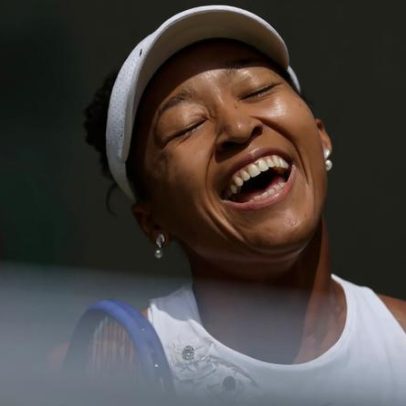 Osaka usa looks nos Grand Slams como expressão; seu jogo ganha intensidade