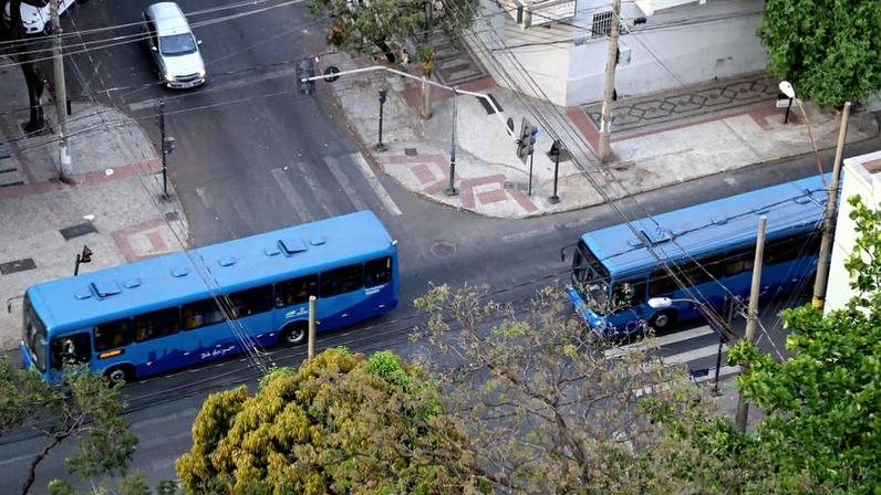 Nova lei obriga BH a instalar abrigo em pontos de ônibus