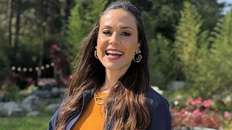 Nadja Haddad mostra filho em fisioterapia aprendendo a andar