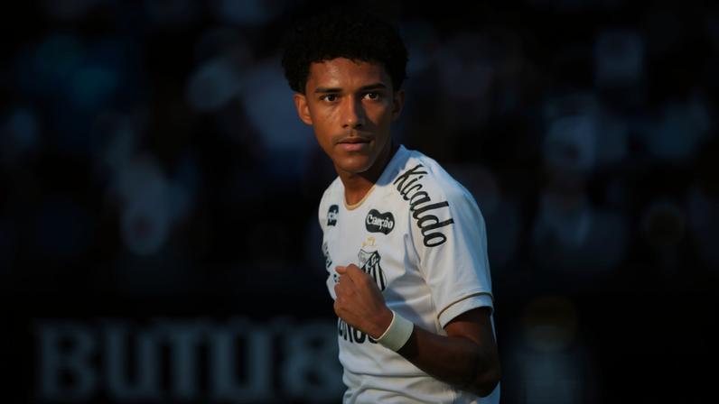 Juninho marcou gol na vitória santista por 3 a 0 sobre o União São João