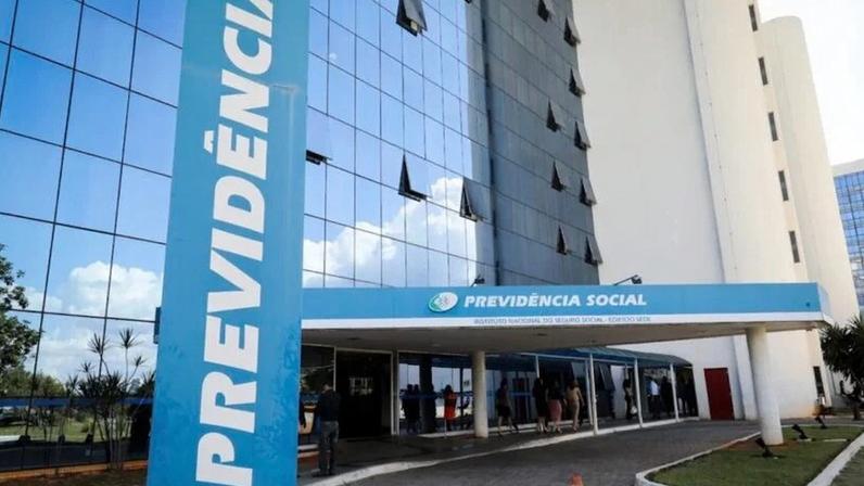 Agências do INSS reabrem em todo o Brasil; segurados que tiveram exames adiados terão prioridade no atendimento