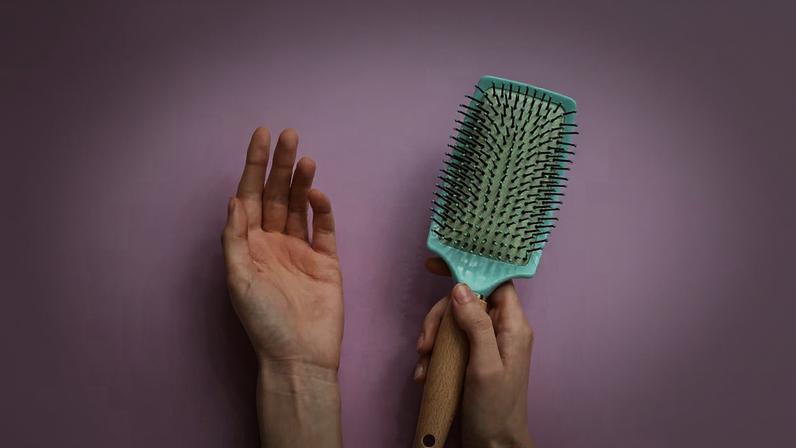 Opinião | Por que o cabelo muda tanto na menopausa? Dá para evitar alterações nos fios? Tire dúvidas