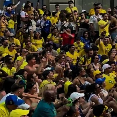 Torcedores brasileiros criam coreografia créu para duelo contra a Noruega