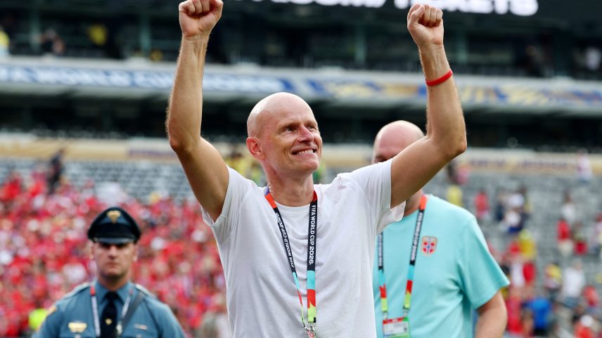 O técnico da Noruega, Stale Solbakken, celebrou a classificação histórica para as quartas de final da Copa do Mundo