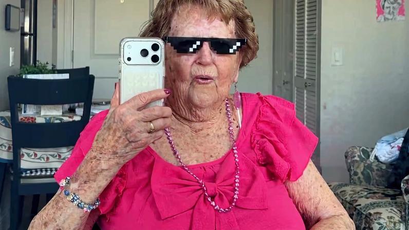 Antes da fama na internet, Lillian Droniak trabalhou em uma fabricante de helicópteros