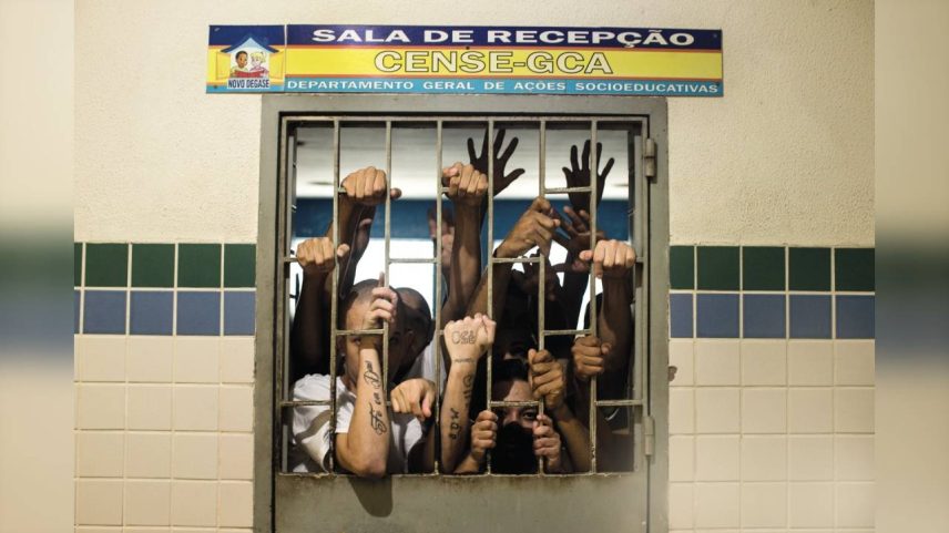 MUDANÇA - Jovens infratores em unidade de ressocialização do Rio de Janeiro: alteração na lei poderia levar 10 000 internos a presídios