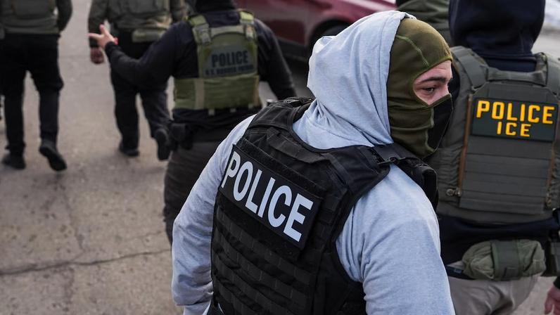 Manifestação na cidade de Nova Jersey pedia libertação de detidos pela polícia imigratória.