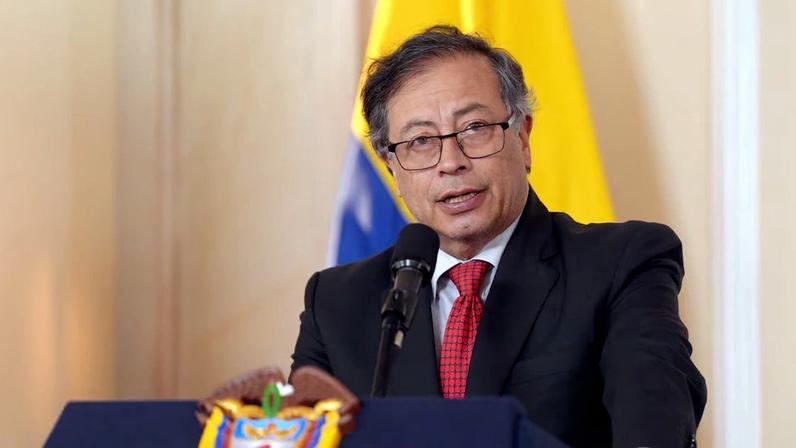 Gustavo Petro anuncia antecipação da saída do poder