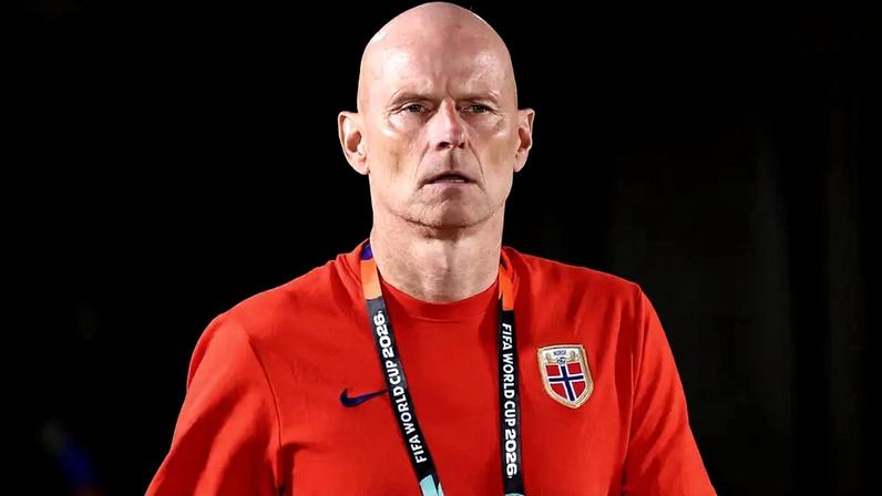 Stale Solbakken durante partida entre Noruega e Costa do Marfim (Foto: LARS BARON / GETTY IMAGES NORTH AMERICA / GETTY IMAGES VIA AFP)