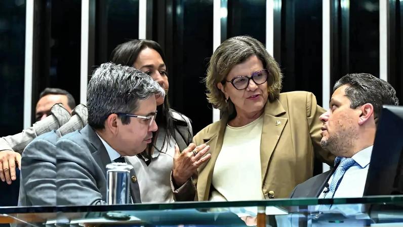 PAUTA-BOMBA - Teresa Leitão e Alcolumbre: 111 bilhões de reais em jogo