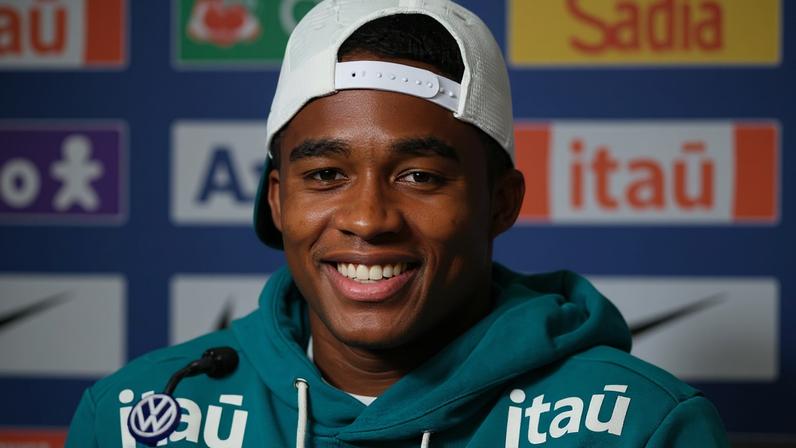 Endrick exalta Neymar e diz que vai dormir como um bebê