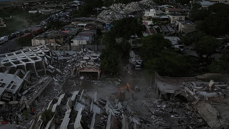 Vista aérea dos prédios destruídos após terremotos em Caraballeda, no Estado de La Guaira, na Venezuela 29 de junho de 2026