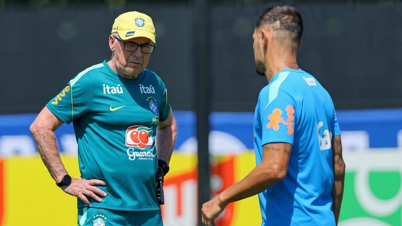 Ancelotti mantém mistério e testa duas formações para substituir Paquetá