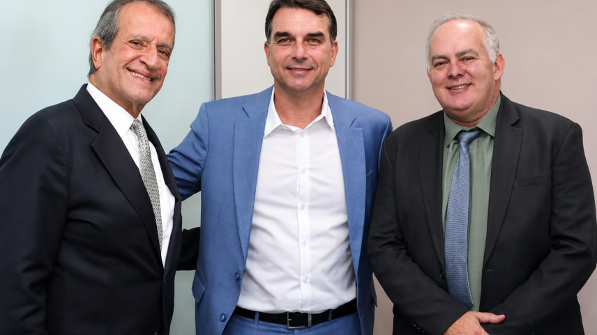 Dino bloqueia R$ 119 milhões de Valdemar por suspeita em emendas