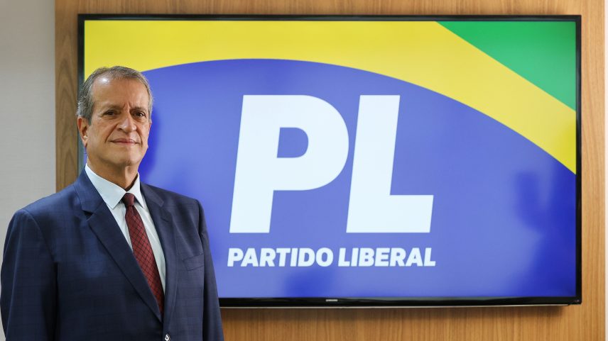Dino bloqueia R$ 119 milhões de Valdemar por suspeita em emendas