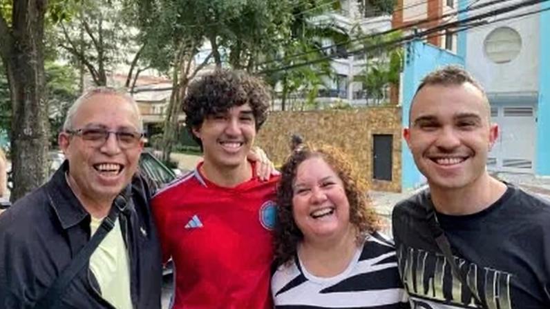 Félix Tovar, desaparecido após os terremotos na Venezuela (à esquerda) e seu filho, Daniel Medina (à direita)
